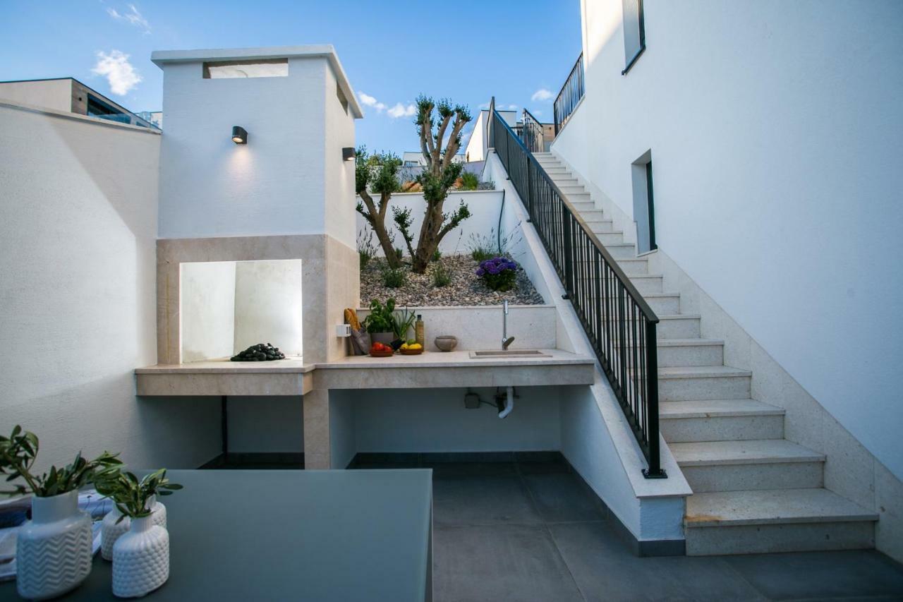 Holiday Home Olive Exclusive - 8 People, Heated Pool, Okrug Gornji, Sea View Трогир Экстерьер фото